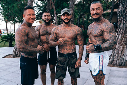 Татуировки Тимати стали предметом шуток в соцсетях