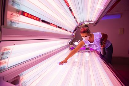 Женщина захотела избавиться от стресса с помощью солярия и заболела раком