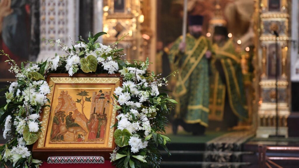 Володин поздравил россиян с Вербным воскресеньем